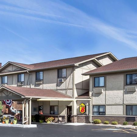 Super 8 By Wyndham Ottawa Starved Rock Exterior foto