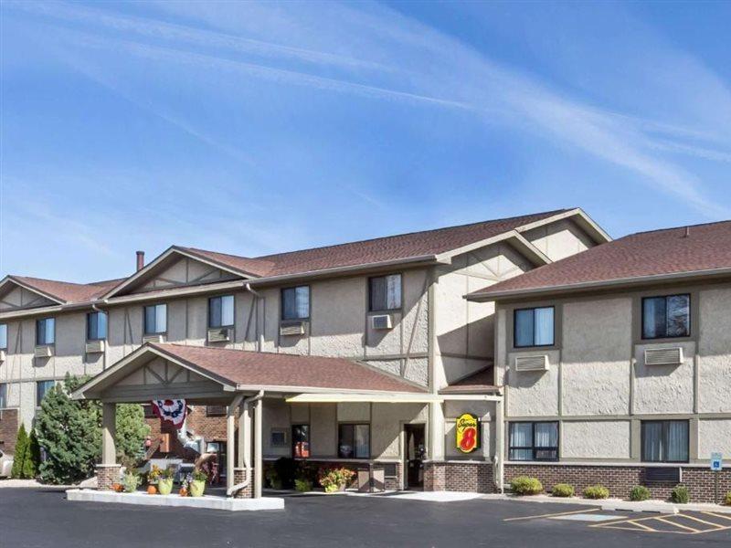 Super 8 By Wyndham Ottawa Starved Rock Exterior foto