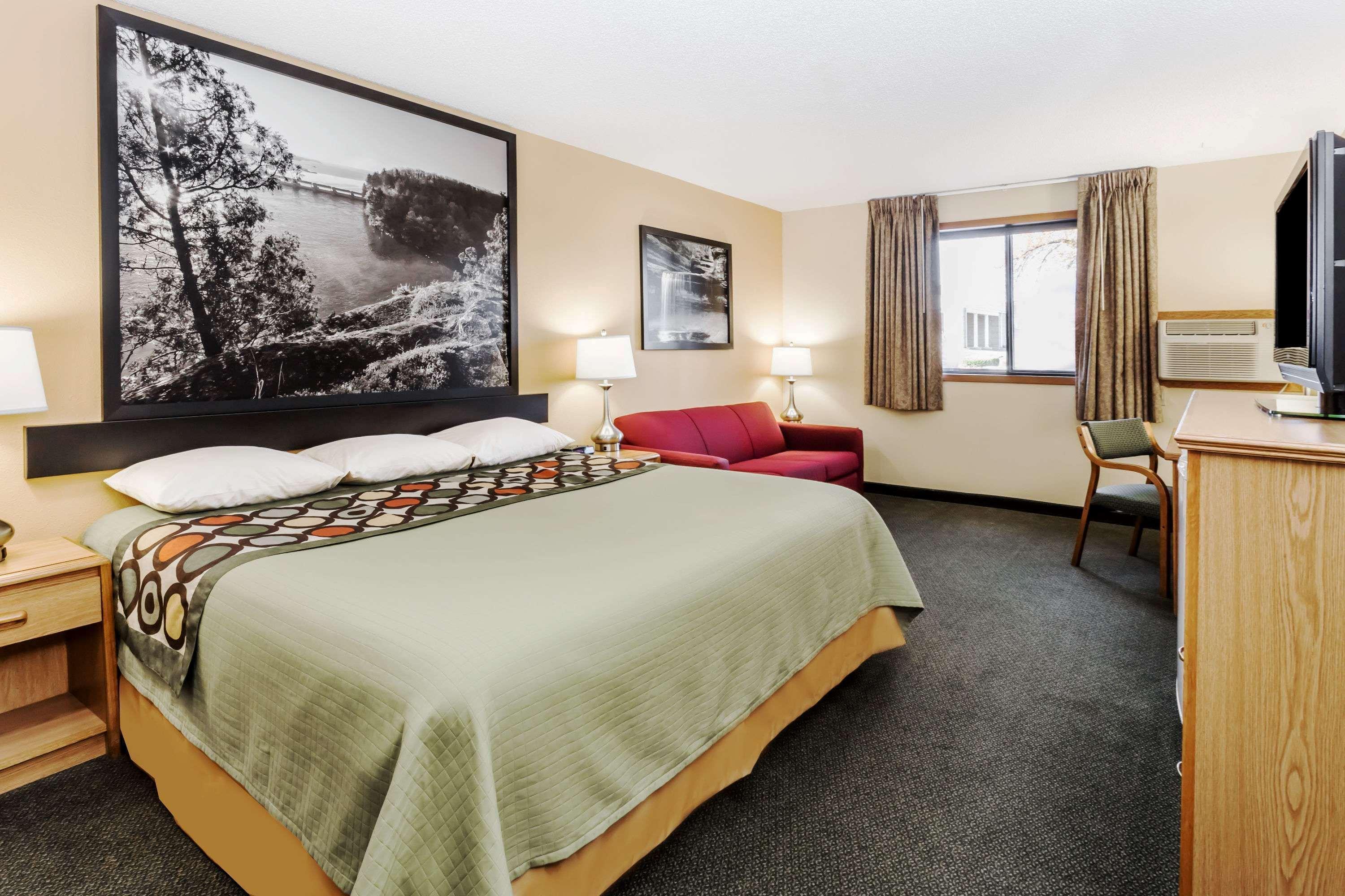 Super 8 By Wyndham Ottawa Starved Rock Exterior foto