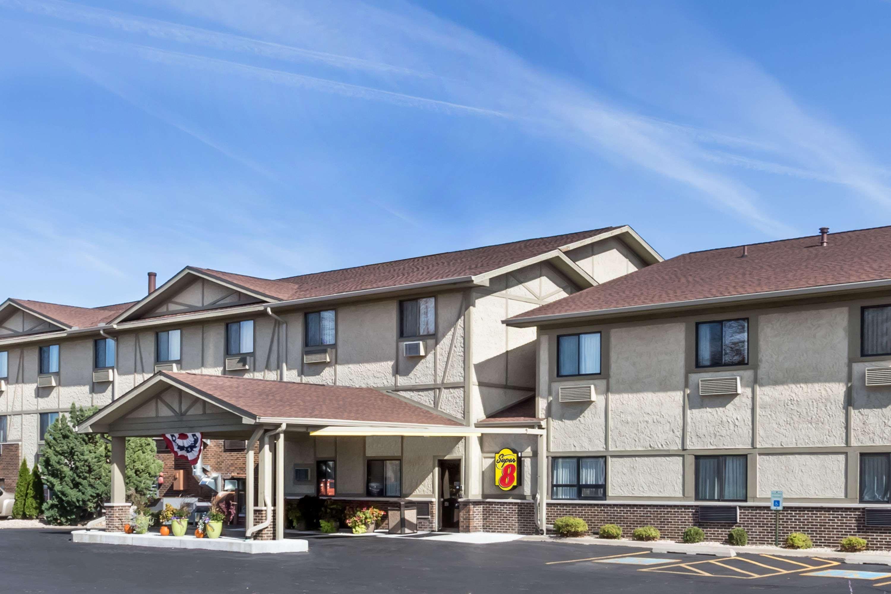 Super 8 By Wyndham Ottawa Starved Rock Exterior foto