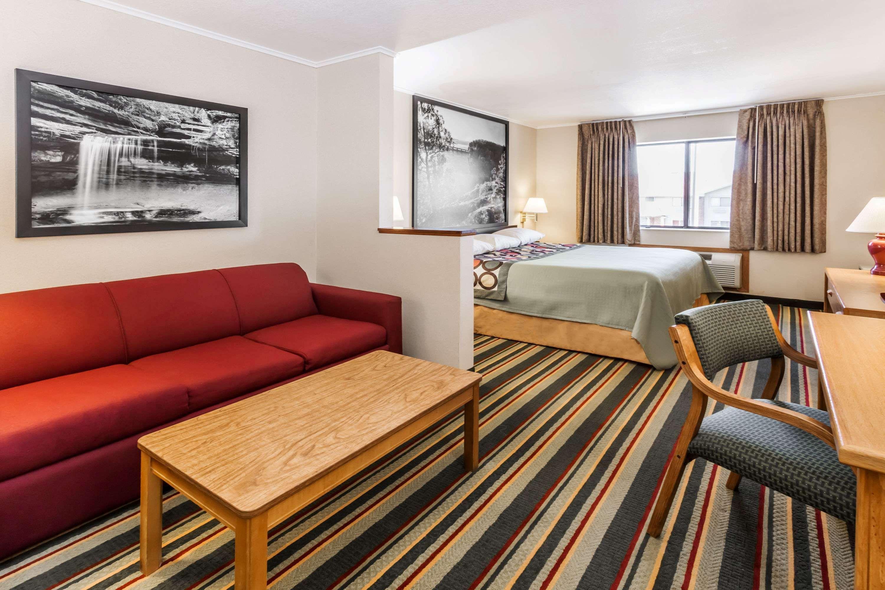 Super 8 By Wyndham Ottawa Starved Rock Exterior foto