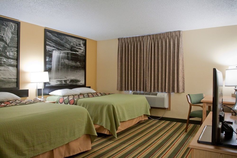 Super 8 By Wyndham Ottawa Starved Rock Exterior foto